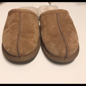 Ugg slippers size 6.5 no size tag inside
